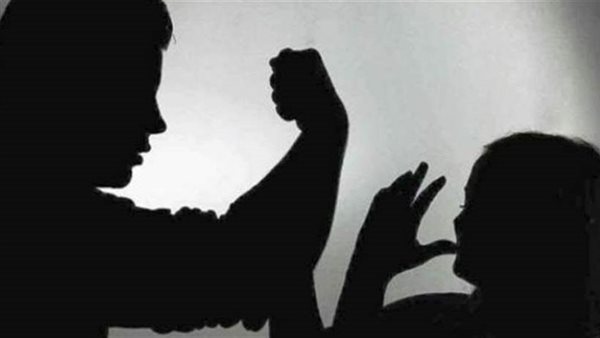 تعنيف الأب لابنته