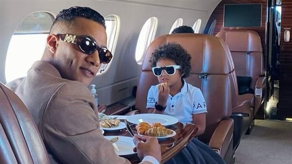 محمد رمضان وابنه