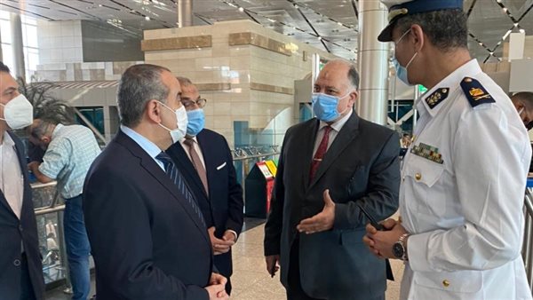 وزير الطيران في جولته