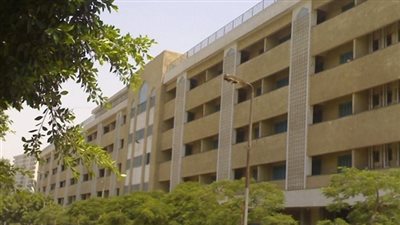 أحضرت شخصا مجهولا.. المدينة الجامعية بالأزهر في القاهرة تفتح تحقيقا بعد منع فتاة من حضور جنازة والدها