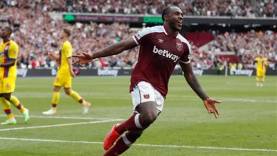 أنطونيو يسجل اسمه في تاريخ وست هام يونايتد