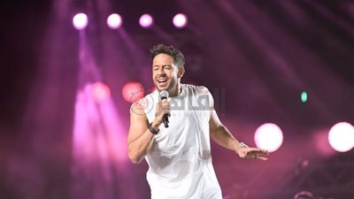 أول تعليق من حماقي بعد حفله الغنائي بالساحل الشمالي: الجمهور كان واحشني