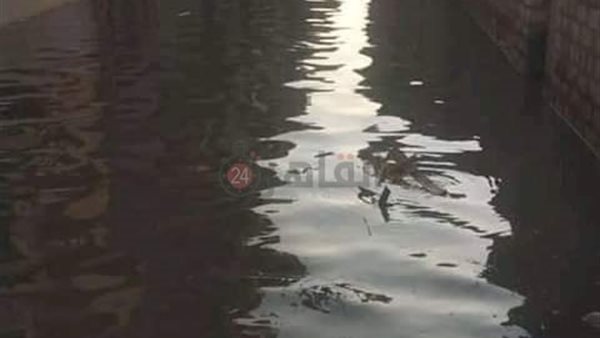 مياه الصرف بالشارع