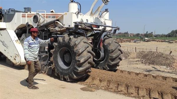 رصف طريق المؤدي لسوق