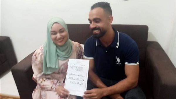 عروسان أشهر قايمة