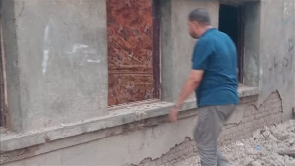 انهيار شرفة وسقف