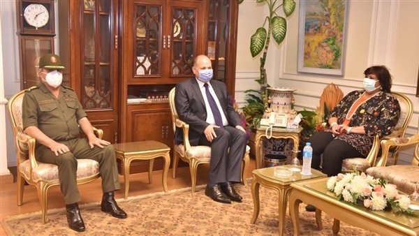 محافظ أسيوط ووزيرة