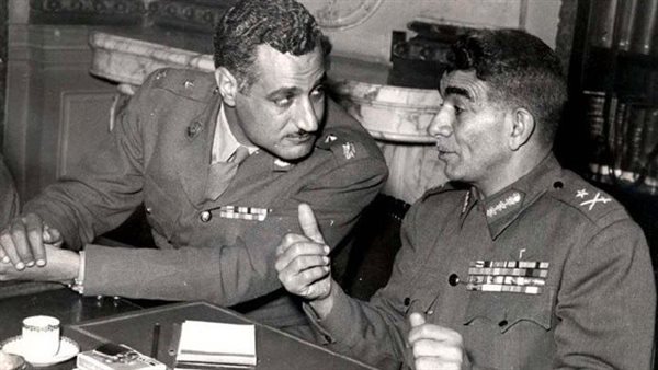 محمد نجيب وجمال عبدالناصر