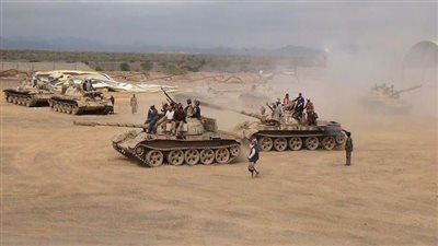 مقتل 30 شخصًا وإصابة العشرات في هجوم للحوثيين على قاعدة عسكرية باليمن