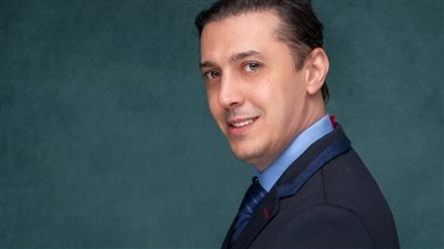 الإعلامي حسين كاظم يستعد لتقديم برنامج جديد على MBC مصر