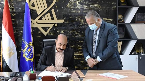 محافظ أسوان ووكيل