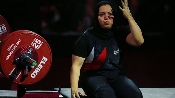 جيهان حسن لاعبة رفع