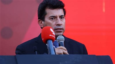 وزير الرياضة يصل ستاد القاهرة لحضور افتتاح بطولة العالم للدراجات 