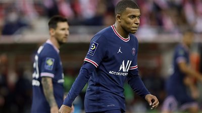 كيليان مبابي يقود هجوم باريس سان جيرمان ضد كليرمون