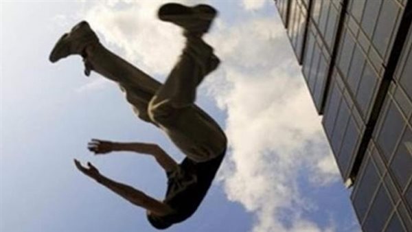 انتحارمن أعلى العقار