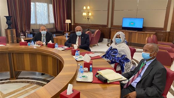 وزير الخارجية ونظيرته