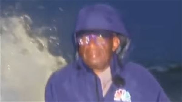 المذيع أل روكر في