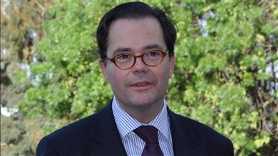 السفير الفرنسي بالقاهرة يستضيف النسخة الثالثة من سلسلة الدبلوماسية الثقافية لمجلة البيت