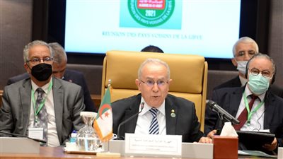 وزير خارجية الجزائر: الحل في ليبيا يجب أن يحترم سيادتها واستقلالها