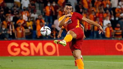 مصطفى محمد على دكة بدلاء جالطة سراي أمام لاتسيو