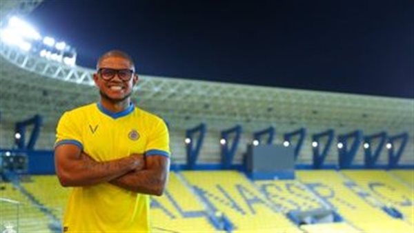 أنسيلمو بقميص النصر