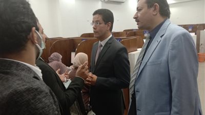 الجيزاوي يتفقد سير الامتحانات بهندسة بشبرا ومركز الاختبارات الإلكترونية ووحدة التطعيم بالتربية الرياضية (صور) 
