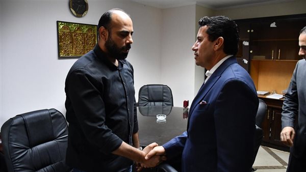 وزير الرياضة يعزي