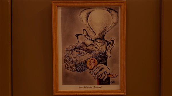 كاريكاتير نجيب محفوظ