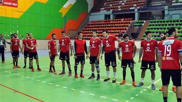  الفريق الأول لكرة