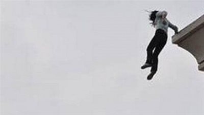 فتاة تقدم على الانتحار بسبب معاناتها مع مرض السرطان