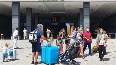 21 ألف سائح يصلون إلى مطار الغردقة ومرسى علم اليوم