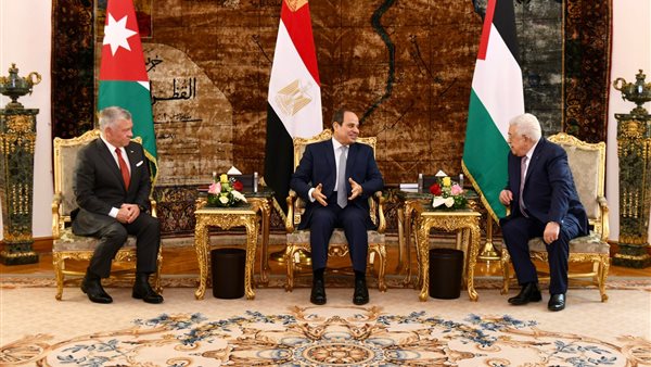 القمة الثلاثية بقصر