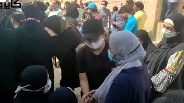 ابنة الفنان ماهر