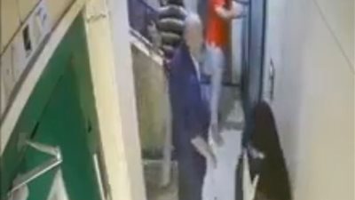 عايزين يشغلوا بنتي في كبارية.. أب يعتدي على رجل مسن وسيدة بعين شمس | فيديو