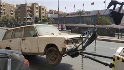 تُنقل ملكيتها للحكومة وتُباع في مزاد علني.. عقوبة ترك السيارة لمدة 6 أشهر في الشارع 