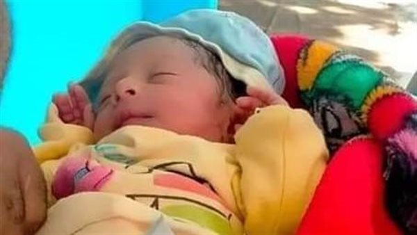 العثور علي طفل رضيع