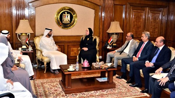  نيفين جامع وزيرة