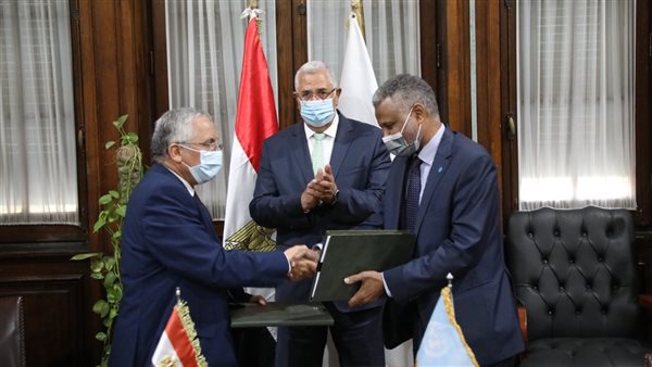 وزير الزراعة يشهد