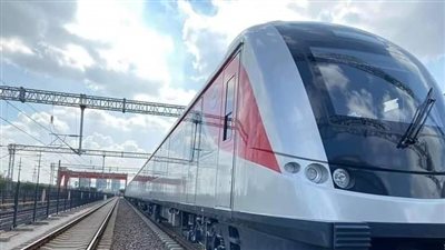 ننشر أول صور من داخل القطار الكهربائي ضمن مشروع LRT بالعاصمة الإدارية |صور