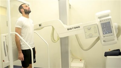 عمر كمال عبد الواحد يخضع للكشف الطبي في الزمالك