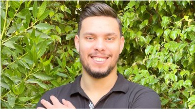 بعد فيديو إساءة أحمد حسن لوالدته.. أخصائي نفسي: يعاني من اضطراب في الشخصية