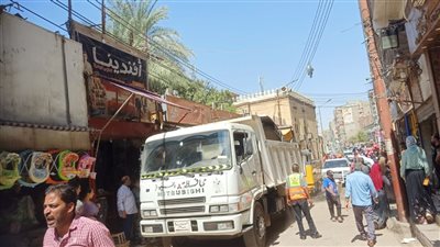 حملات موسعة لإعادة الانضباط لشوارع أسيوط.. والمحافظ: لن نسمح بالتعديات