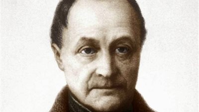 الفيلسوف الكئيب.. 11 معلومة عن أوجست كونت في ذكرى وفاته