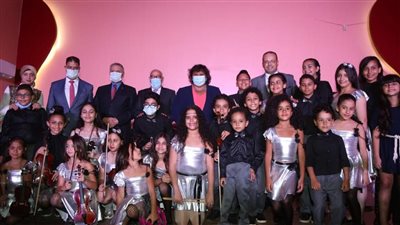  وزيرة الثقافة ومحافظ بورسعيد يتفقدان مكتبة مصر العامة ويشهدان أوركسترا الأنامل الصغيرة | صور 