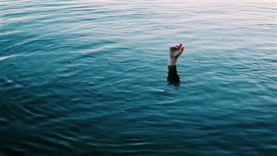 والدة طالبة بني سويف الغارقة في النيل: «صبرني يارب» بقالها 7 أيام تحت المياه