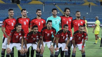  وصول بعثة المنتخب إلى مطار القاهرة بعد التعادل مع الجابون