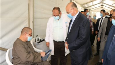 محافظ القاهرة يتفقد إجراءات استقبال حالات كورونا في صدر العباسية