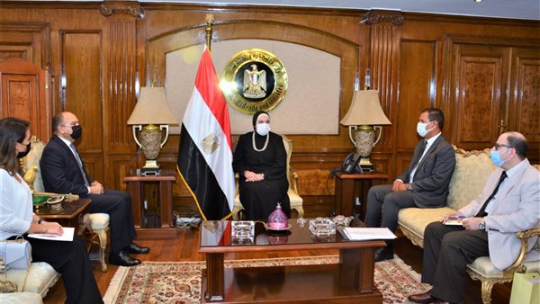  نيفين جامع، وزيرة