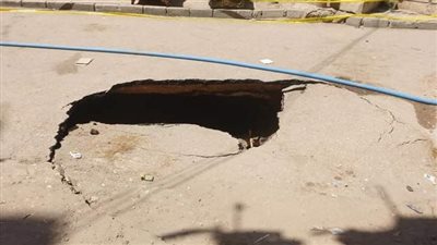 هبوط أرضي بمنطقة الجامع الكبير بحي غرب أسيوط| صور