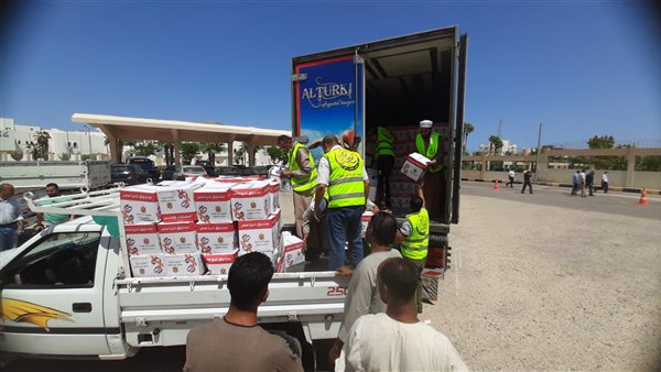 توزيع مساعدات للاسر